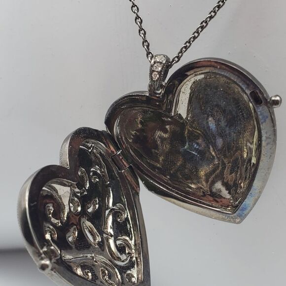 Sterling silver Victorian locket heart necklace extremely well made N1901 - Picture 3 of 7
